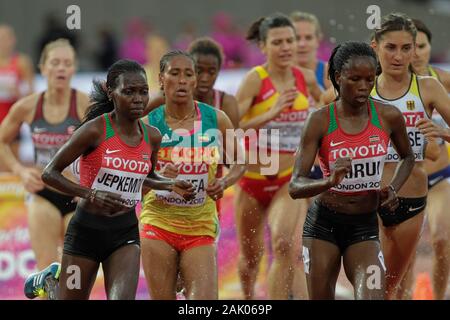 Sofia Assefa (pastille) ,Gesa Felicitas Krause (Allemagne) , Pureté Kirui (Kenya) et Hyvin Kiyeng Jepkemoi (Kenya) lors de la 1ère chauffe 3000 m Steeple Femmes de l'IAAF Championnats du monde d'athlétisme le 6 août 201e au stade olympique à Londres, Grande-Bretagne Photo Laurent Lairys / DPPI Banque D'Images