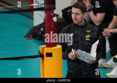 Pérouse, Italie. 08Th Jan, 2020. gogol michael mieszko (1Â° coach pge skra belchatow) lors du test Match - Sir Safety Pérouse Conad vs Skra Belchatow, volley-ball test Match à Perugia, Italie, le 06 janvier 2020 : Crédit Photo Agency indépendante/Alamy Live News Banque D'Images