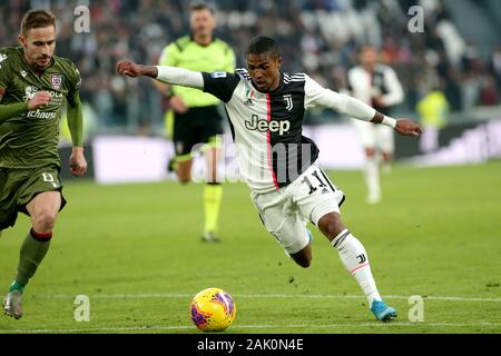 Torino, Italie. 08Th Jan, 2020. 11 douglas costa de Souza (juventus) au cours de la Juventus vs Cagliari, Serie A soccer italien Championnat Hommes à Turin, Italie, 06 Janvier 2020 : Crédit Photo Agency indépendante/Alamy Live News Banque D'Images