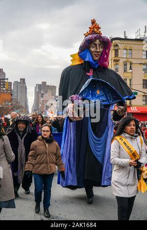 Trois 43e assemblée annuelle de la fête du Roi parade organisée par el Museo del Barrio en espagnol Harlem, New York City. Banque D'Images