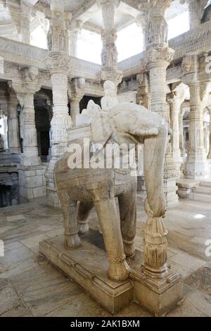 Le magnifique temple de Jain à Ranakpur, Rajasthan, Inde. Banque D'Images