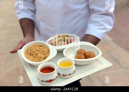 Dal Baati Churma est le plat le plus populaire de la cuisine Rajasthani. Ce repas est une partie estimée de chaque ménage Rajasthani. Banque D'Images