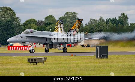 De l'Air suisse McDonnell Douglas F/A-18C Hornet affichant au Royal International Air Tattoo, RAF Fairford, Royaume-uni le 21/7/19. Banque D'Images