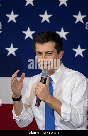 Pete Buttigieg parle à Southern New Hampshire University à Manchester, New Hampshire, USA Banque D'Images