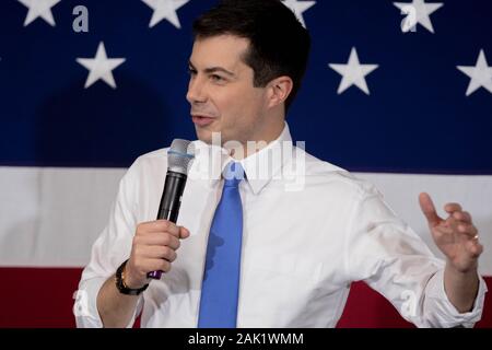 Pete Buttigieg parle à Southern New Hampshire University, Manchester, New Hampshire, USA. Banque D'Images