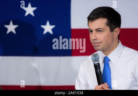 Pete Buttigieg parle à Southern New Hampshire University, Manchester, New Hampshire, USA. Banque D'Images