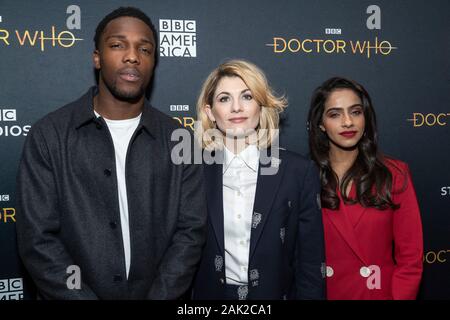 New York, États-Unis. 08Th Jan, 2020. Tosin Cole, Jodie Whittaker, Mandip Gill assister le médecin qui la présélection et de panneau au Paley Center for Media (photo de Lev Radin/Pacific Press) Credit : Pacific Press Agency/Alamy Live News Banque D'Images