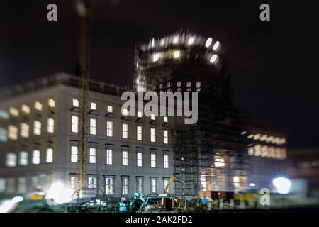 Berlin, Allemagne. 07Th Jan, 2020. Les lumières sont brûler tard dans la soirée dans le Forum Humboldt. Crédit : Paul Zinken/dpa/Alamy Live News Banque D'Images