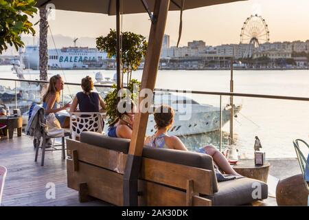 Provinz Malaga Malaga/Stadt : 'De Bar Viu' an der Shopping- und Flaniermeile Muelle Uno, Andalusien | conditions dans le monde entier Banque D'Images