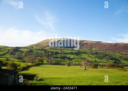 Haut veau Hill dans la vallée de Dentdale, Cumbria, England, UK Banque D'Images