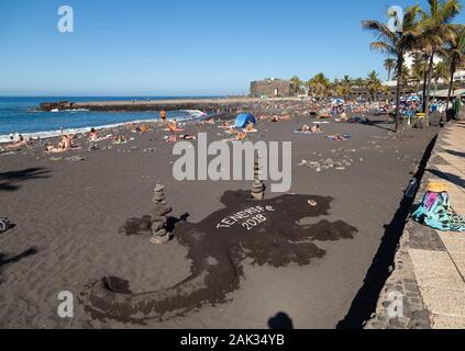 La plage volcanique de Puerto de la Cruz Tenerife Banque D'Images