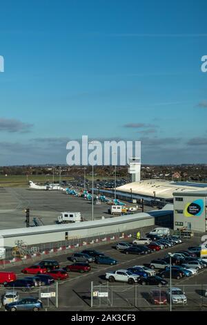 Vue générale sur le terminal de l'aéroport London Southend le jour de janvier, prise de Holiday Inn Banque D'Images