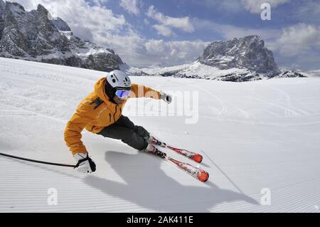 Blick vom Grödner Joch auf den Sellastock und Langkofel, Südtirol, italien dans le monde entier d'utilisation | Banque D'Images