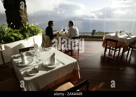 Im 'Restaurante Mirador de la Peña' auf dem Aussichtspunkt Mirador de la Peña bei Guarazoca, El Hierro, Spanien | utilisée dans le monde entier Banque D'Images