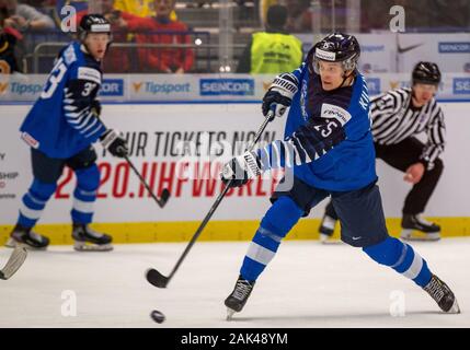 L-R Lassi Thomson et Antti Saarela (FIN) en action au cours de la 2020 Championnat mondial junior de hockey sur glace médaille de bronze aux Championnats du match entre la Suède un Banque D'Images