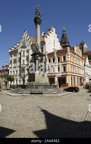 Pestsäule à Loket, Tschechien | conditions dans le monde entier Banque D'Images