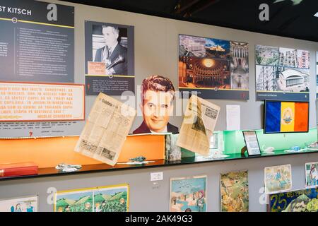 Bucarest, Roumanie - Dec 14, 2019 : Exposition dans le Musée Kitsch roumaine (Bucarest) Banque D'Images