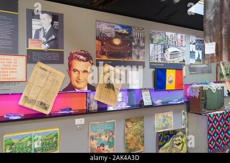 Bucarest, Roumanie - Dec 14, 2019 : Exposition dans le Musée Kitsch roumaine (Bucarest) Banque D'Images