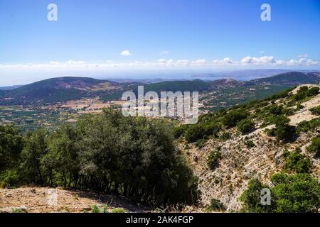 Terres agricoles et du paysage comme vu sur l'île grecque de Céphalonie, Mer Ionienne, Grèce Banque D'Images