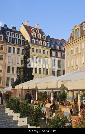 Neumarkt, Restaurant vor dem Hotel de Saxe und Denkmal Friedrich August II., Dresde | utilisée dans le monde entier Banque D'Images