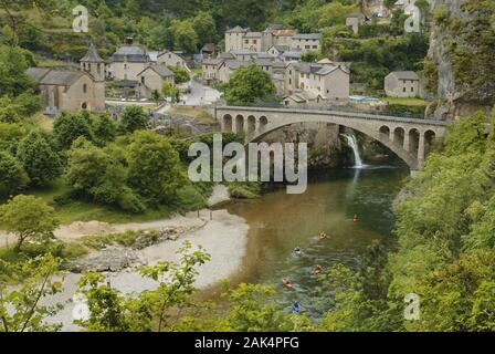 St-Chély-du-Tarn : Schlucht und Flußlandschaft suis Gorges du Tarn, dans le monde d'utilisation Südfrankreich | Banque D'Images