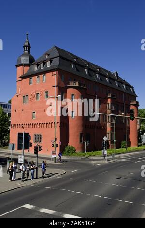 Offenbach am Main : Isenburger Schloss, heute Teil der Hochschule für Gestaltung, Francfort | conditions dans le monde entier Banque D'Images