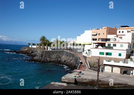 Front de mer à San Juan, village de pêcheurs à Tenerife, Îles Canaries Banque D'Images