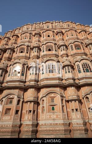 Bundesstaat Rajasthan : Hawa Mahal (Palast der Winde) à Jaipur, dans le monde Indien | Conditions Banque D'Images