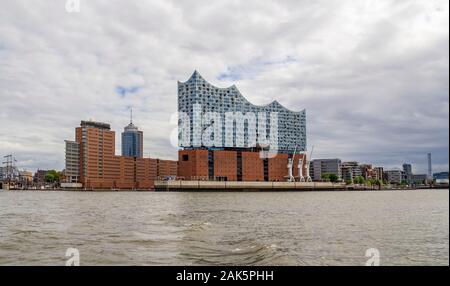 Paysage autour du port de Hambourg y compris l'Elbphilharmonie en Allemagne Banque D'Images