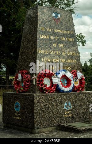 Monument commémoratif de guerre à RAF Grafton Underwood pour le 8ème Groupe de la Force aérienne américaine 384ème Banque D'Images