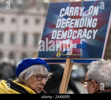 7 janv. 2020 London UK pro et anti brexit manifestants devant les Chambres du Parlement Ian Crédit DavidsonAlamy Live News Banque D'Images