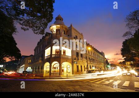 Kandy : 'Queen's Hotel' dans der Sri Dalada Veediya, Sri Lanka | utilisée dans le monde entier Banque D'Images