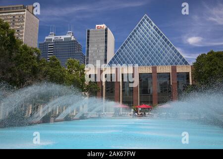 Alberta : Edmonton, à l'Hôtel de Ville am Sir Winston Churchill Square, Kanada Westen | conditions dans le monde entier Banque D'Images