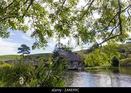 Waikato/Nordinsel : Hobbiton Movie Set à Matamata, Blick auf Hobbingen Münz-schubladenelement dans le monde entier, l'utilisation | Banque D'Images