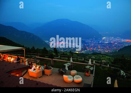 Bozen/Jenesien : Terrasse des 'Hôtel Belvédère" mit, Bozen Suedtirol | conditions dans le monde entier Banque D'Images