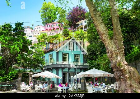 Monte (oberhalb von Funchal) : 'Cafe do Parque' auf dem kleinen Platz Largo da Fonte, Madère | conditions dans le monde entier Banque D'Images