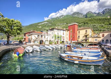 Cassone di Malcesine : malerischer Hafen, Gardasee | conditions dans le monde entier Banque D'Images