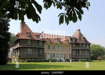 Le Breuil-en-Auge : Chateau Breuil-en-Auge mit eigener Calvados-Kellerei, Normandie | conditions dans le monde entier Banque D'Images