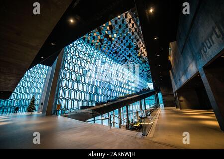 Le bâtiment a été donné son nom le jour de la musique islandaise le 11 décembre 2009, date avant laquelle il a été appelé la conférence et salle de Concert de Reykjavík Banque D'Images