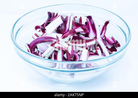 Bol de légumes italien typique, l'hiver. Le radicchio rosso Tardivo di Treviso, Italie. Banque D'Images