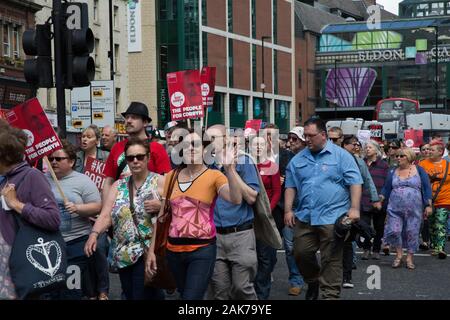 Pro mars Jeremy Corbyn. Juillet 2016 Newcastle upon Tyne. Les manifestants Banque D'Images