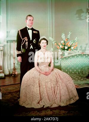 La reine Elizabeth II et le prince Philip à propos de 1975 Banque D'Images