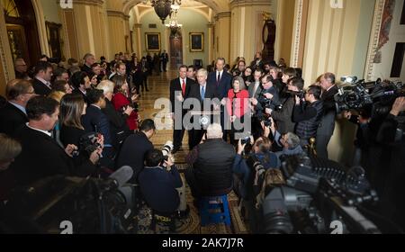 Washington, DC, USA. Jan 7, 2020. 7 janvier 2020 - Washington, DC, United States : Sénateur américain MITCH MCCONNELL (R-KY) s'exprimant lors de la conférence de presse du caucus du Sénat républicain. Crédit : Michael Brochstein/ZUMA/Alamy Fil Live News Banque D'Images