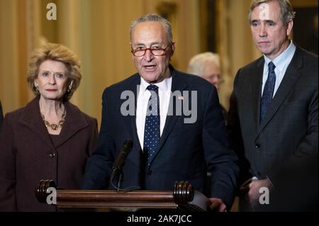 Washington, DC, USA. Jan 7, 2020. 7 janvier 2020 - Washington, DC, United States : le sénateur américain Chuck Schumer (D-NY), s'exprimant lors de la conférence de presse du caucus du Sénat. Crédit : Michael Brochstein/ZUMA/Alamy Fil Live News Banque D'Images