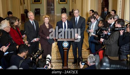 Washington, DC, USA. Jan 7, 2020. 7 janvier 2020 - Washington, DC, United States : le sénateur américain Chuck Schumer (D-NY), s'exprimant lors de la conférence de presse du caucus du Sénat. Crédit : Michael Brochstein/ZUMA/Alamy Fil Live News Banque D'Images