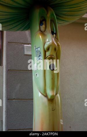 LA RUE CHAMPIGNONS, ALICANTE. Banque D'Images