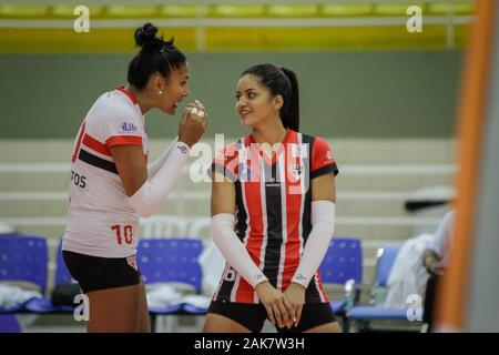 Parana, Brésil. 07Th Jan, 2020. L'équipe de Sao Paulo, Parana reçoit le Dentil Praia Grande, l'équipe de mardi soir (07) à José Corrêa Gymnasium à Barueri/SP. Valable pour les match de volley Super League, saison 19/20. Credit : Vinicius Nunes/FotoArena/Alamy Live News Banque D'Images