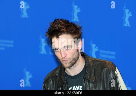 16 février 2018 - Berlin Robert Pattinson assiste à l'Damsen photocall au cours de la Berlinale. Banque D'Images