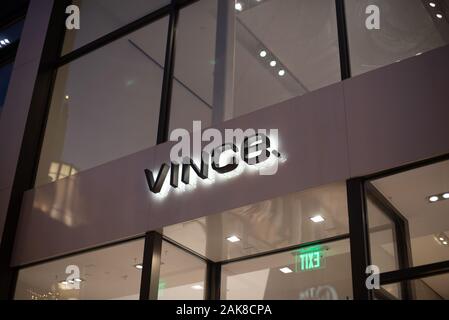 01/01/2020 - Beverly Hills, CA: Vince Store se connecter à Los Angeles, CA, USA. Banque D'Images