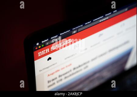 Hambourg, Allemagne. 05Th Jan, 2020. Le site internet de la revue 'Der Spiegel' ne peut être affiché sur un ordinateur portable. Après environ 25 ans, le nom et le logo 'Spiegel' en ligne disparaîtra. Le site web est maintenant appelé 'Der Spiegel', tout comme le magazine des nouvelles. Crédit : Daniel Reinhardt/dpa/Alamy Live News Banque D'Images